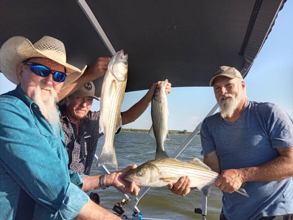 Bonefisc Striper Guide Service & Bed and Breakfast Lake Texoma Fishing Guide